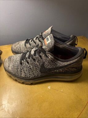 Nike Black/Gray Flyknit Max Oreo shoes